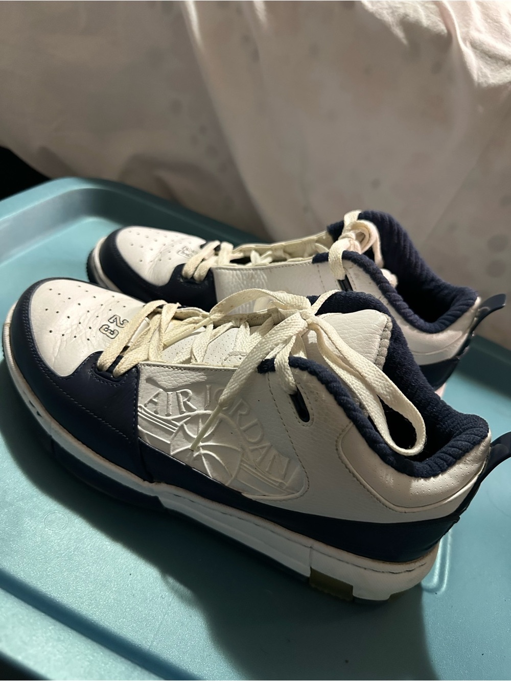 Jordan Kids Low-Top Sneakers in White and Navy
